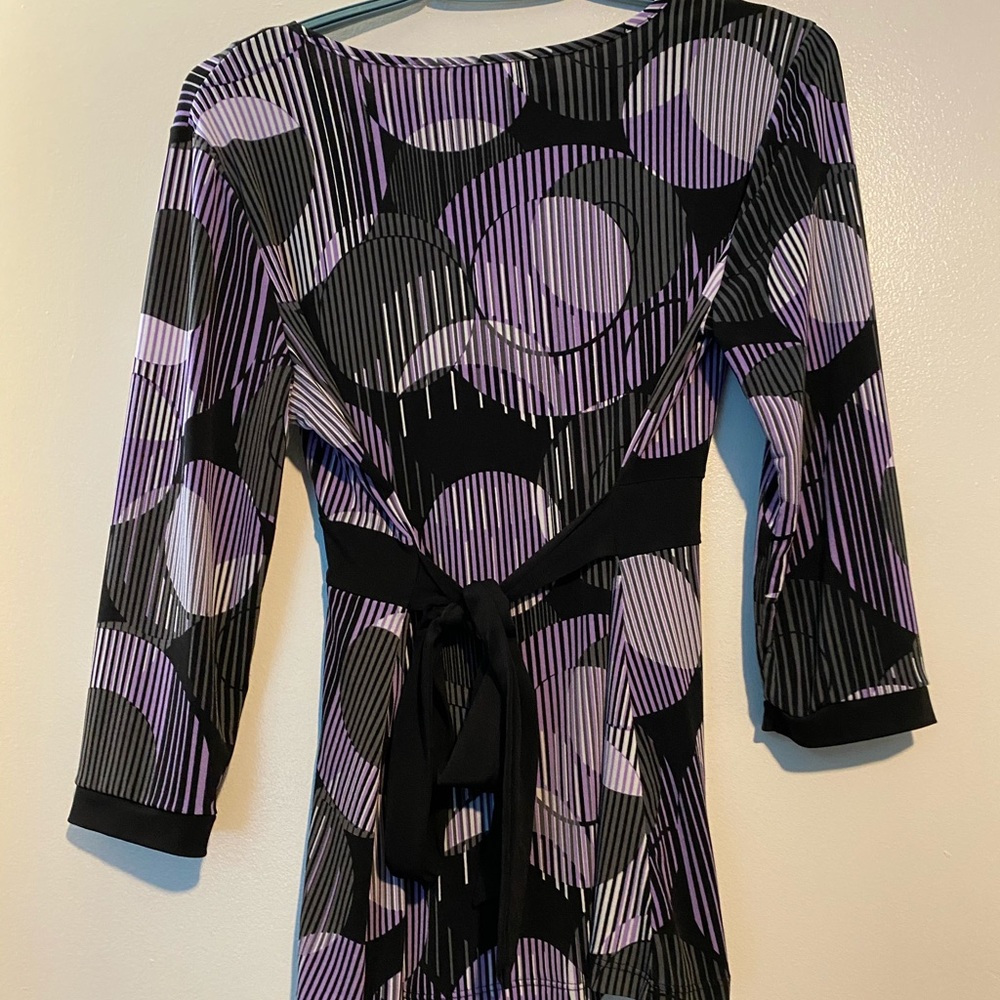 JESSICA V-NECK BLOUSE WITH TIED BACK - Picture 11 of 15